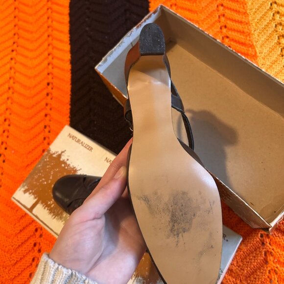 1970s Naturalizer Brown Leather T-bar Roman Mary Jane sandal heels- made in Cana - Picture 6 of 11